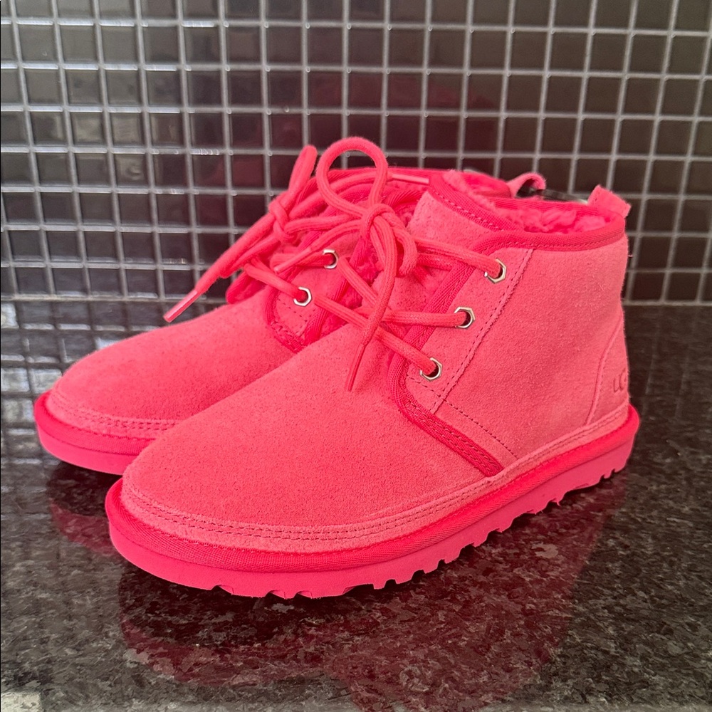 UGG Neumel Chukka Boot - Picture 3 of 13